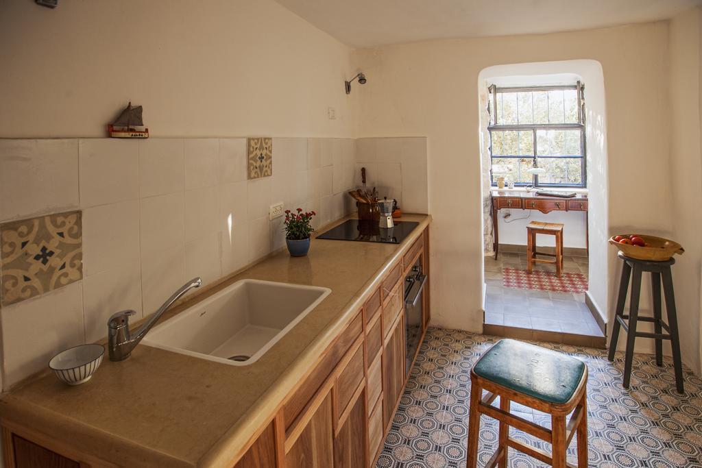 The Nest - A Romantic Vacation Home In Ein Kerem - Jeruzsálem Szoba fotó